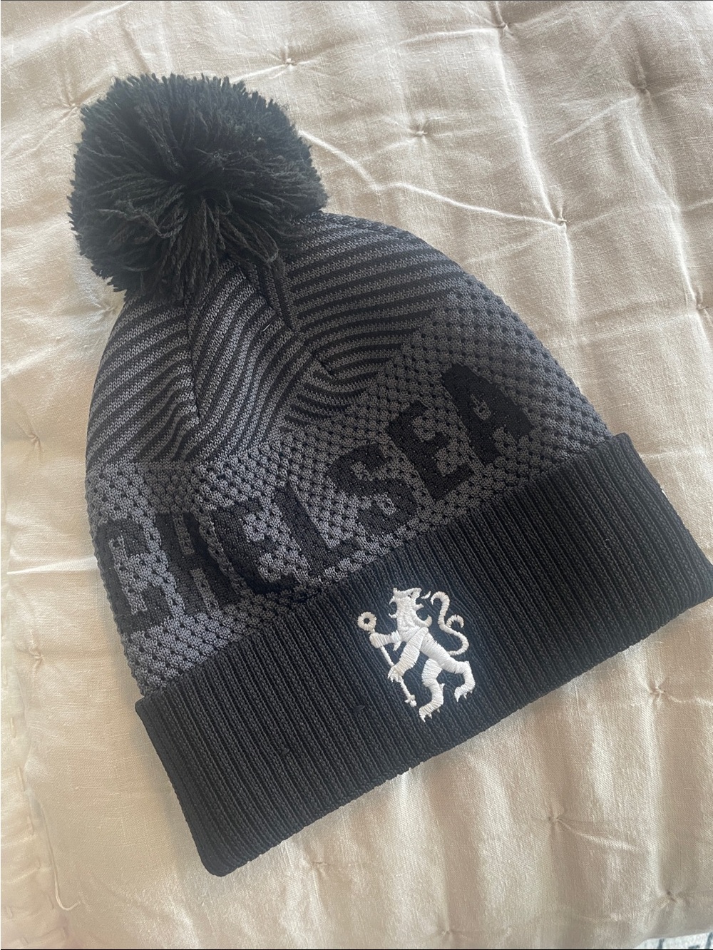 New Era Chelsea Knit Pom Beanie in Black & Gray